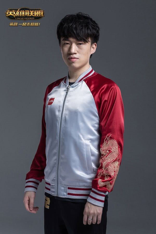 开云体育登录-FLY绝杀FPX，BDD完成史诗逆转焦点之战全球总决赛，引爆全场热议