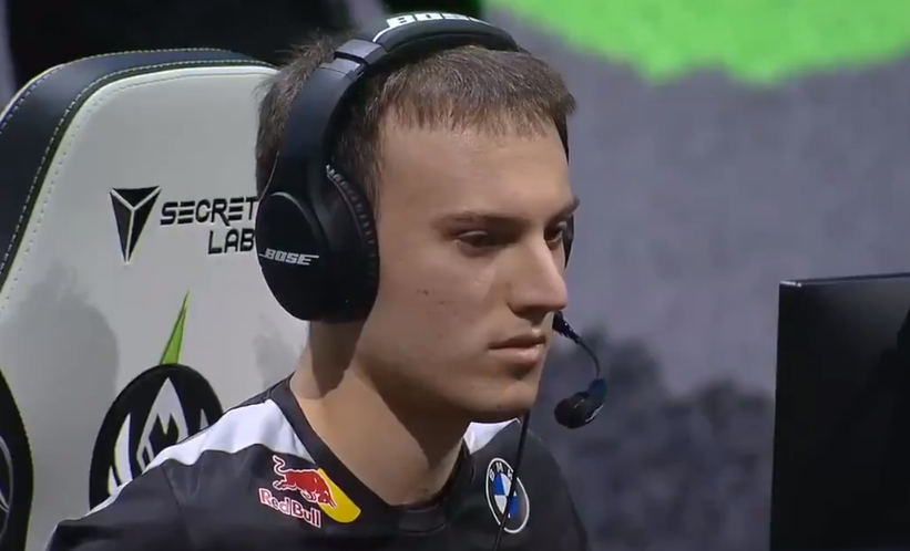 MAD碾压C9,Perkz团战一打五鏖战多局小组赛,让粉丝疯狂欢呼 MAD碾压C9,Perkz团战一打五鏖战多局小组赛,让粉丝疯狂欢呼