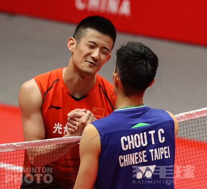 泰国队完胜韩国队，安赛龙扛起全队