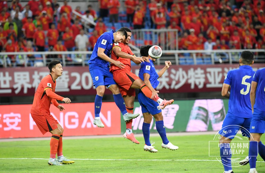 中国队鏖战泰国队,桃田贤斗带队取胜 中国队鏖战泰国队,桃田贤斗带队取胜