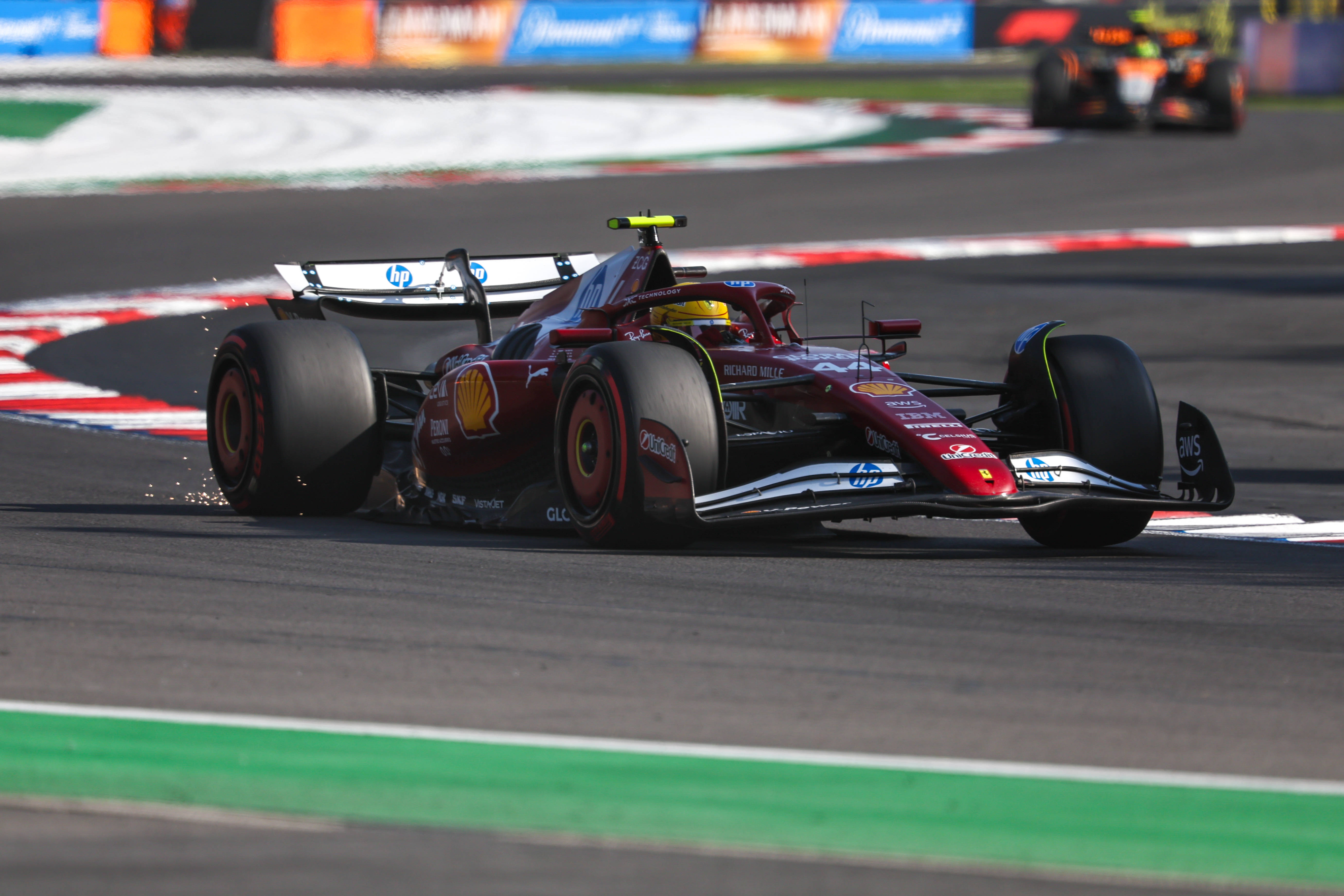 法拉利碾压雷诺车队，诺里斯扛起全队